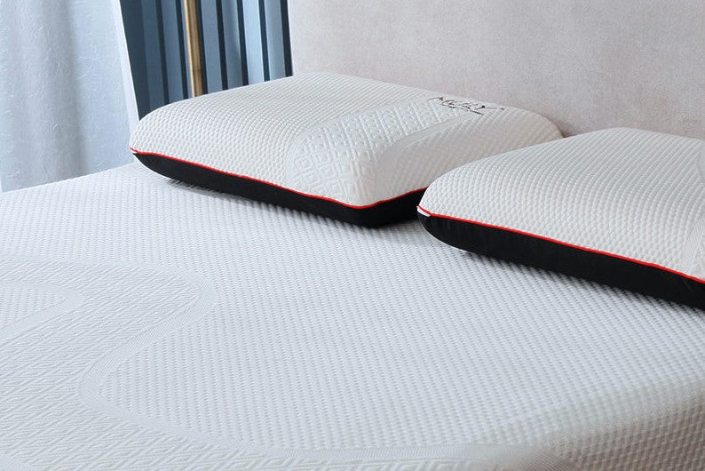 Manchester United Classic Pillow with Charcoal Memory Foam