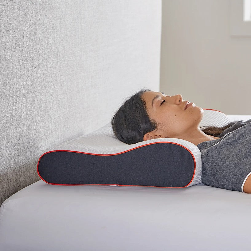 Manchester United Contour Neck Pillow in Canada.
