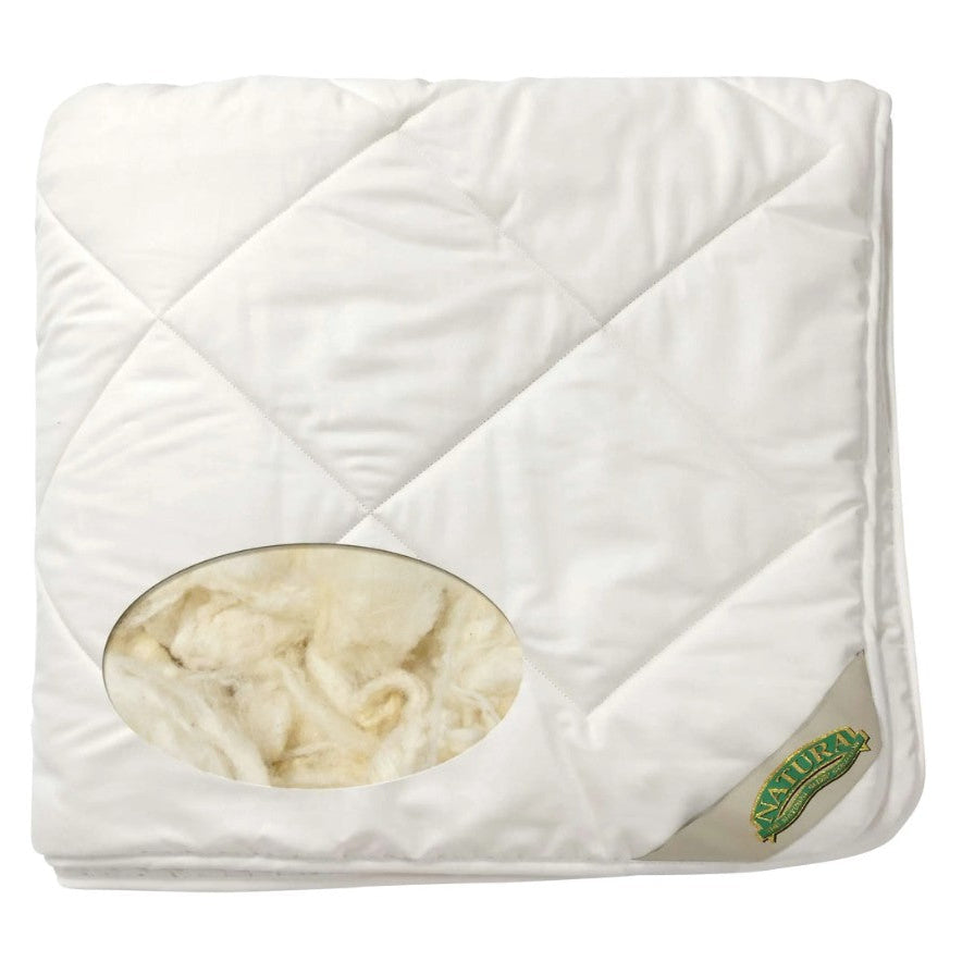 Fold Wool Duvet Showing Pure Wool Fiber.